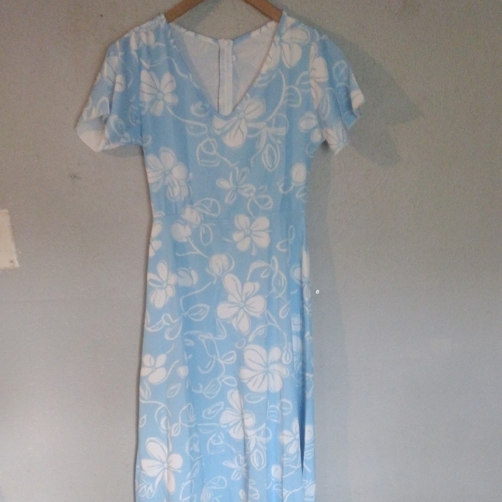 Stunning Blue & White Floral Maxi Dress – Effortless Summer Elegance, Size XS - Picture 5 of 8